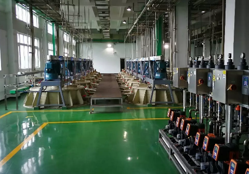 清遠(yuǎn)英德企業(yè)崛起 以創(chuàng)新驅(qū)動(dòng)邁向全球新材料制造運(yùn)營(yíng)新高度